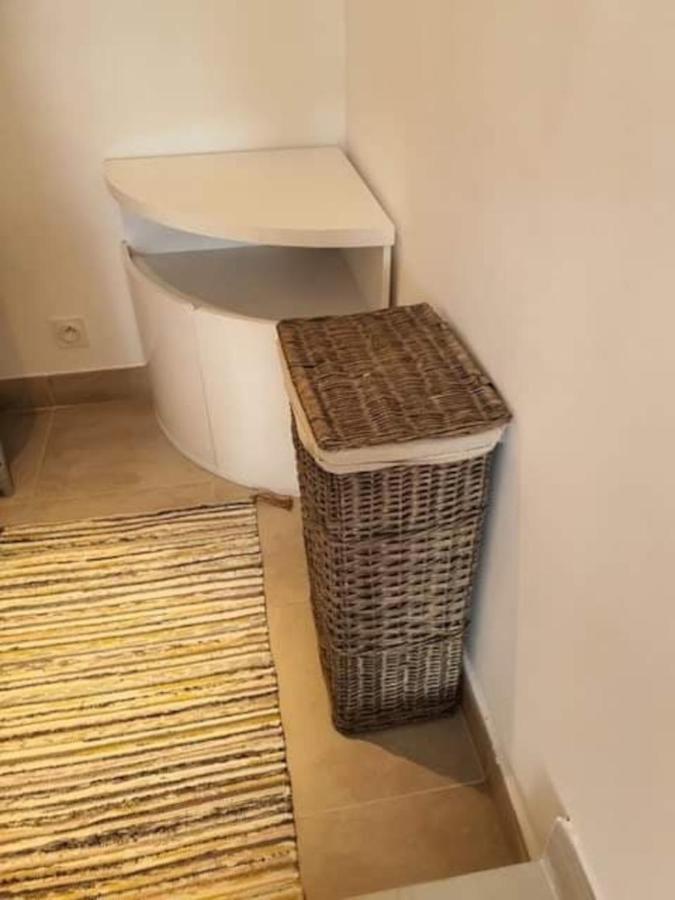 … Et La Fourmi Villa Saumane-de-Vaucluse Ngoại thất bức ảnh